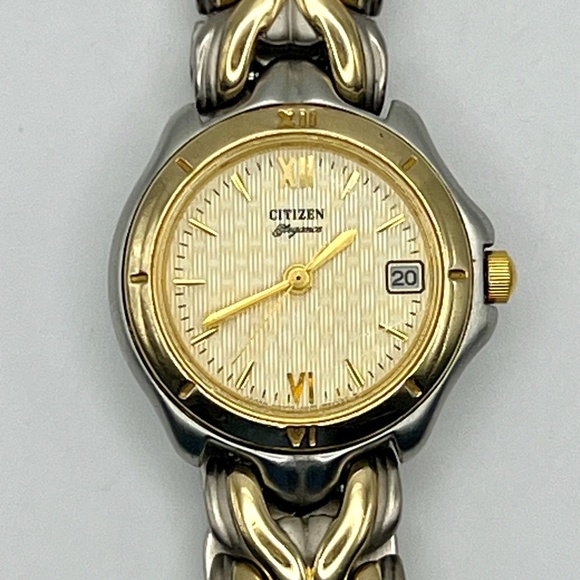 Vintage Citizen Round Champagne and Gold tones Ladies watch Working - Picture 6 of 11